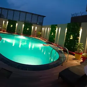 Hotel Surasena Regal Vista